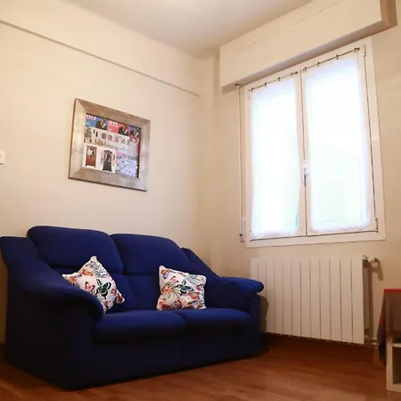 Calida Vivienda Turistica Centrica Junto Al Funicular Y Metro דירה *