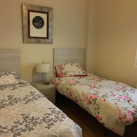 Calida Vivienda Turistica Centrica Junto Al Funicular Y Metro Apartamento