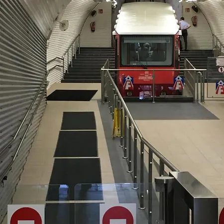 Calida Vivienda Turistica Centrica Junto Al Funicular Y Metro בילבאו