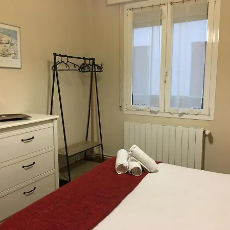 Calida Vivienda Turistica Centrica Junto Al Funicular Y Metro *