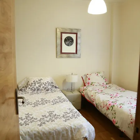 Apartament Calida Vivienda Turistica Centrica Junto Al Funicular Y Metro