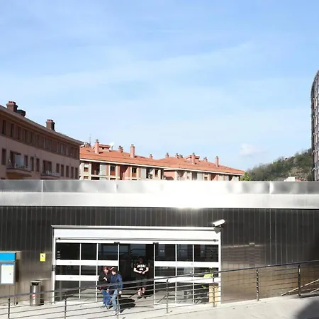 Apartament Calida Vivienda Turistica Centrica Junto Al Funicular Y Metro