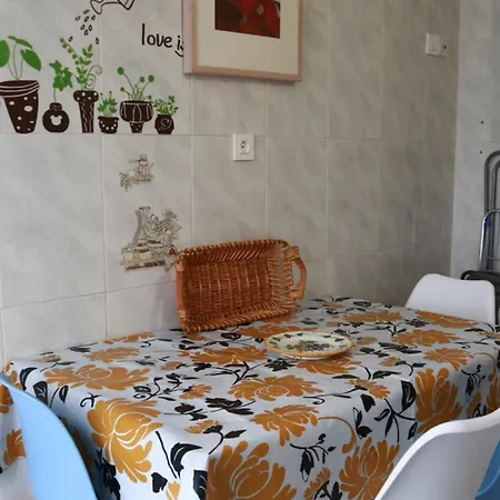 Apartament Calida Vivienda Turistica Centrica Junto Al Funicular Y Metro *
